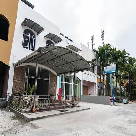 OYO 90897 Hotel Sepupu Satria Pekanbaru Exteriér fotografie
