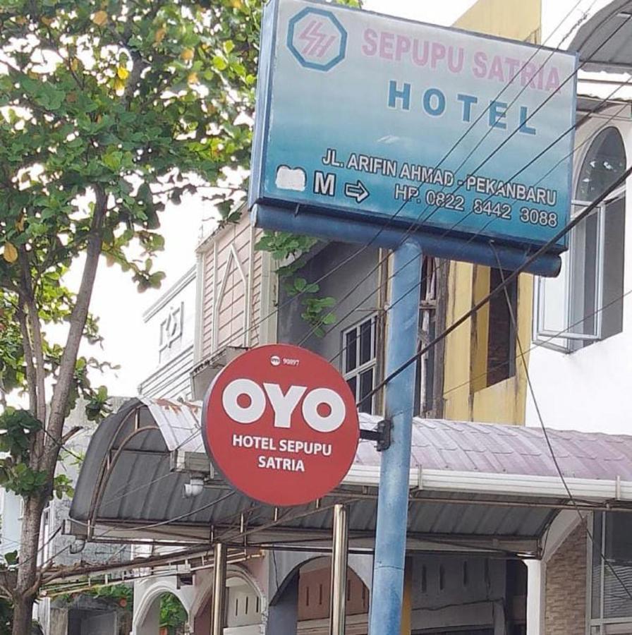 OYO 90897 Hotel Sepupu Satria Pekanbaru Exteriér fotografie